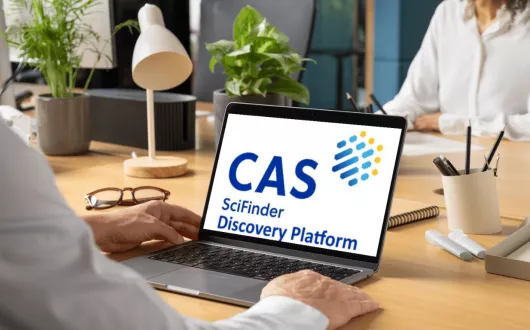 CAS SciFinder na laptopie