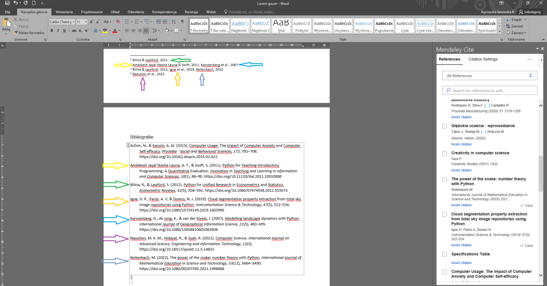 Zdjęcie przedstawiające bibliografię wstawioną do Worda – kolorowymi strzałkami zaznaczono każdą publikację wymienioną w przypisach dolnych i na liście publikacji w bibliografii.